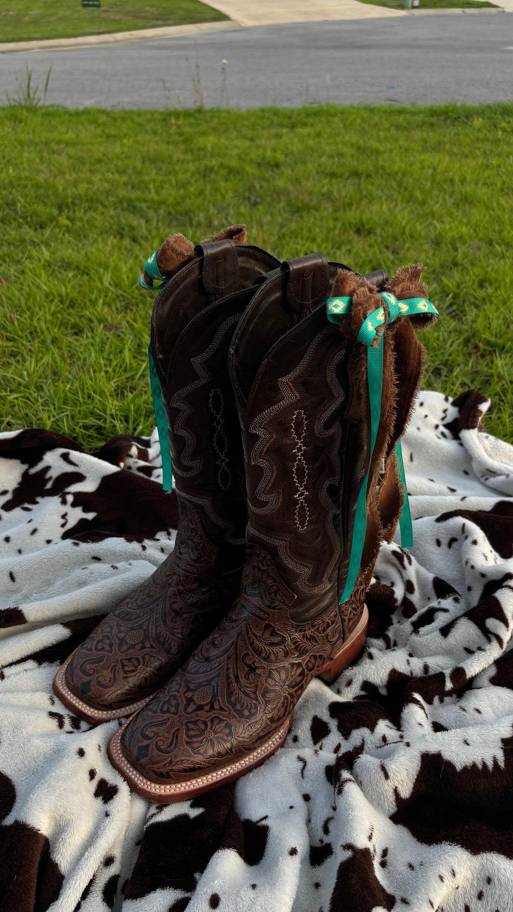 Turning-To-Turquoise Boot Bows